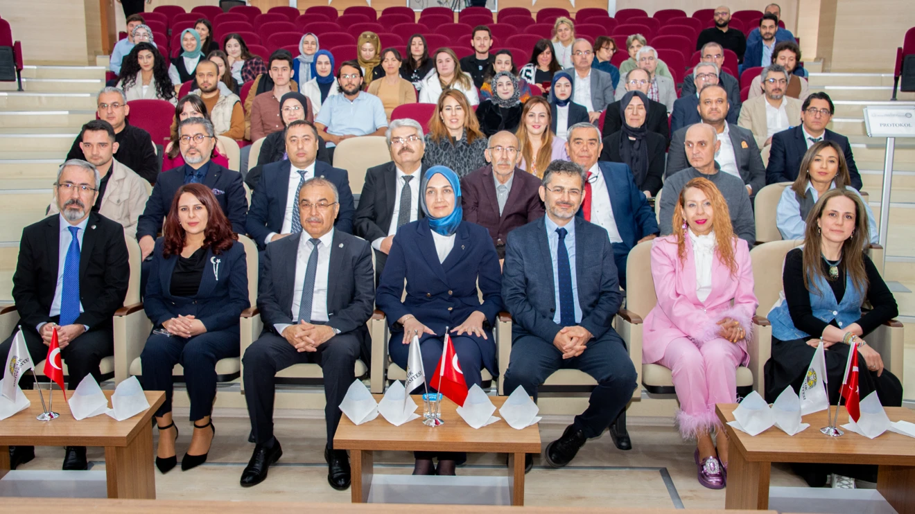 İİBF’de konferans salonuna Kurucu Dekan Yiğitbaşı’nın ismi verildi